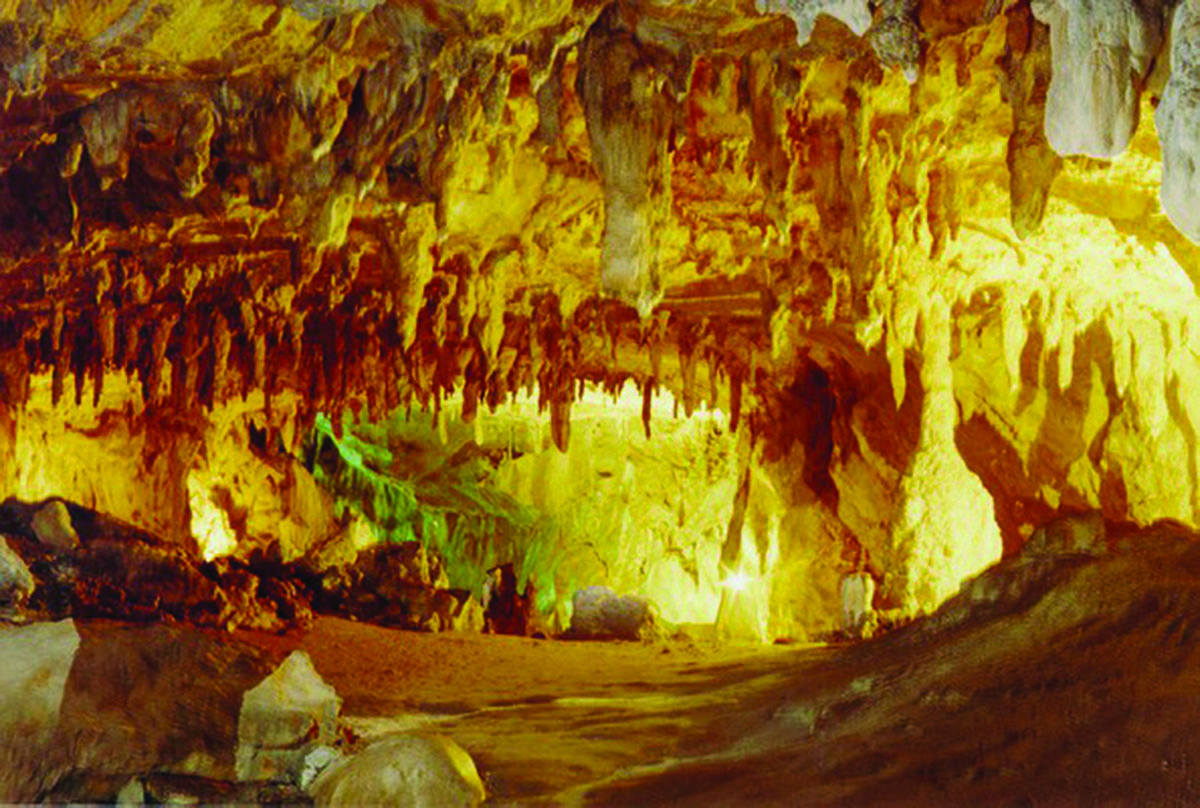La Grotte de Lombrives