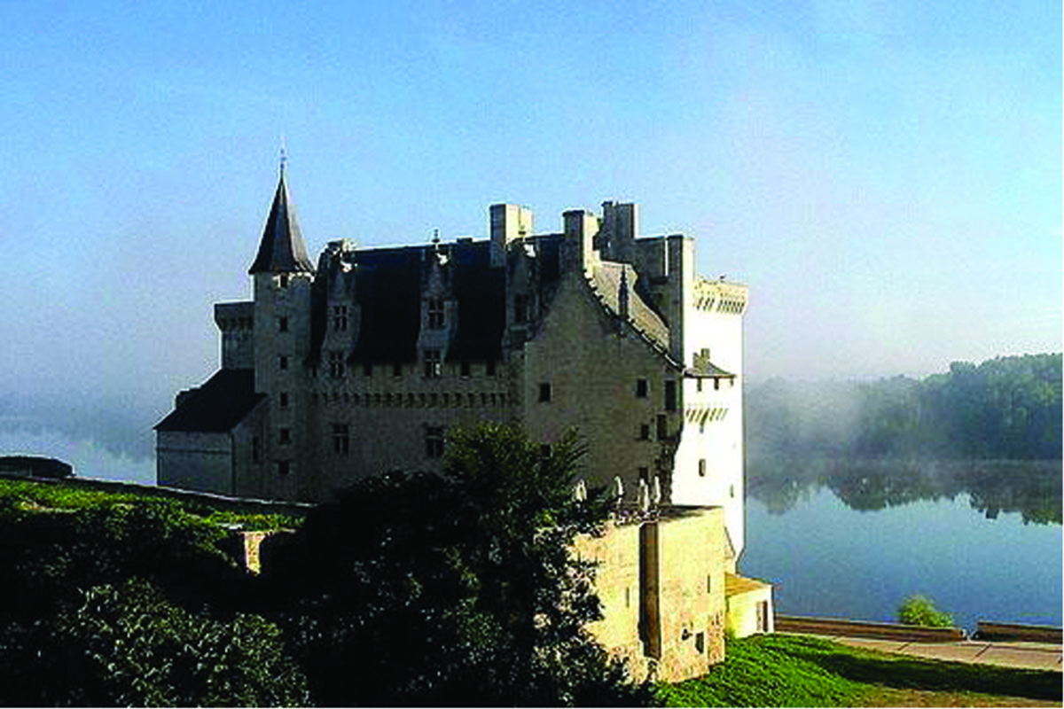 Chteau de Montsoreau en bord de Loire